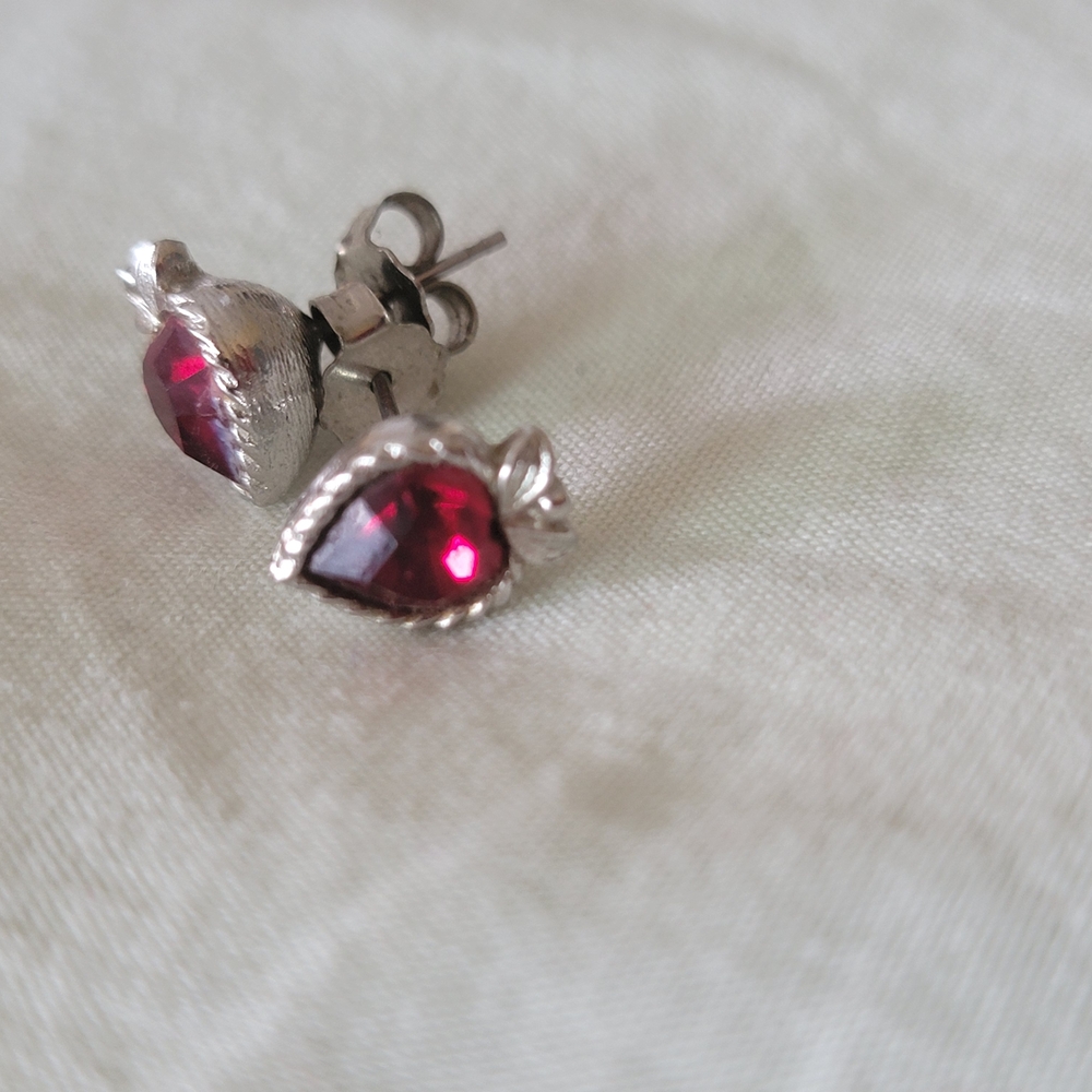 Birthstone Heart-Shaped Red Crystal Earrings - Picture 3 of 3